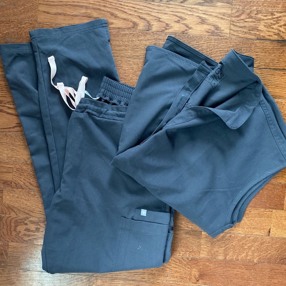 EUC charcoal figs scrubs